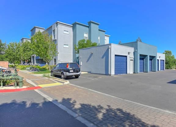 Outside View Of Building at The Ridge Apartments, Elk Grove, California