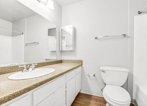 Clean Bathroom at Northpointe Apartments, California