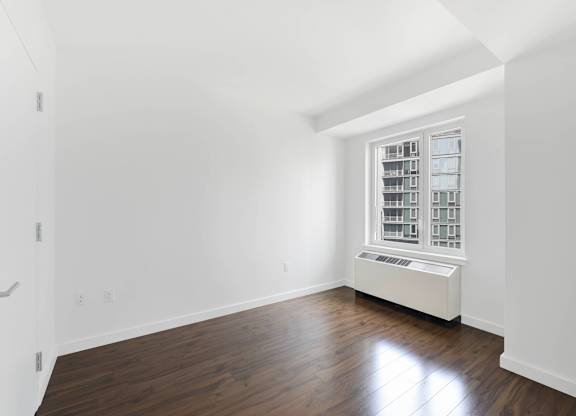 Vacant Bedroom at 7 Dekalb, Brooklyn, NY, 11201