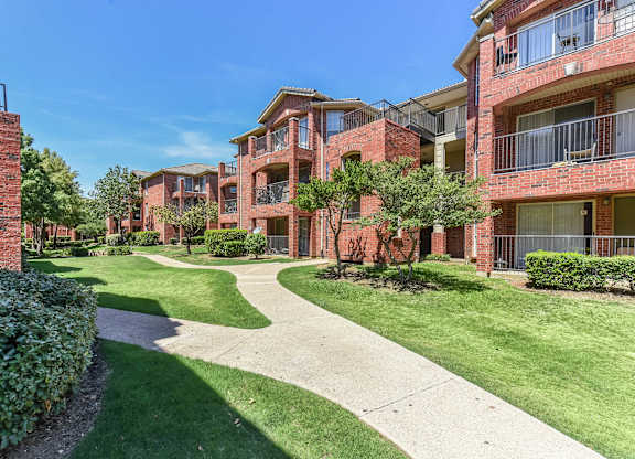 Walking Path at Cooper's Crossing, Irving, TX
