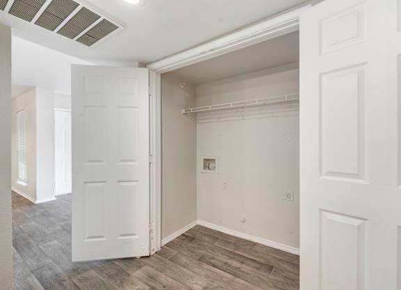 Large Closet at Cooper's Crossing, Texas