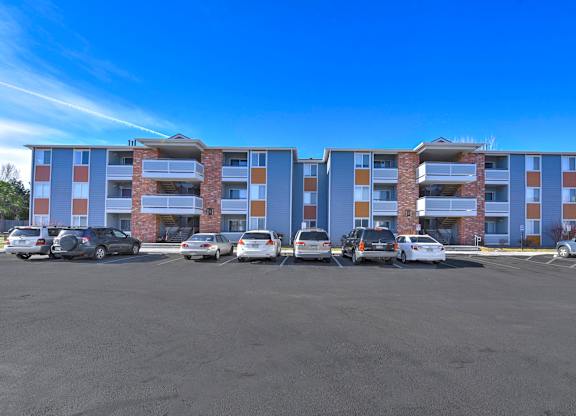 Front Exterior at Fox Crossing Apartments, Denver, 80231