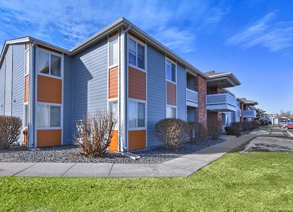 Exterior of Property at Fox Crossing Apartments, Denver