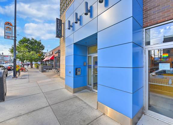 Front Exterior at Lincoln Park Plaza Apartments, Chicago, IL