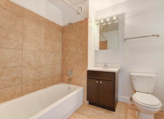 Bathroom at Lincoln Park Plaza Apartments, Chicago, IL, 60614