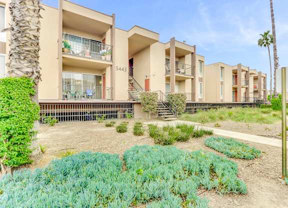 Exterior View of Property at Northpointe Apartments, Long Beach, CA
