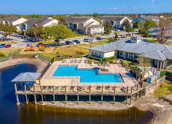 A bird's eye view of Pool at Retreat at Valencia Apartment Homes, Orlando, FL