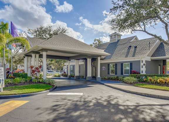 Covered walkway entrance at Wellington Woods Apartments, Kissimmee