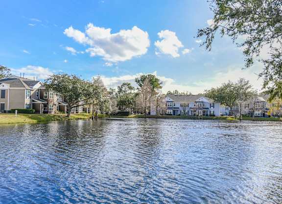 Serene lake at Wellington Woods Apartments, Florida