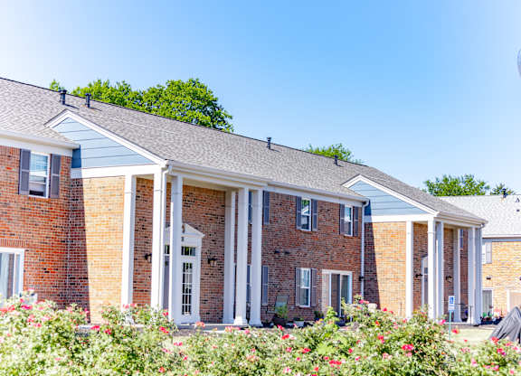 Property Exterior View at Governor Square Apartments, Indiana, 46032