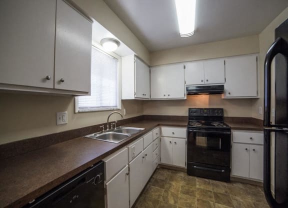 Eat-in Kitchen Table With Sink, at Buckingham Monon Living, Indianapolis Indiana