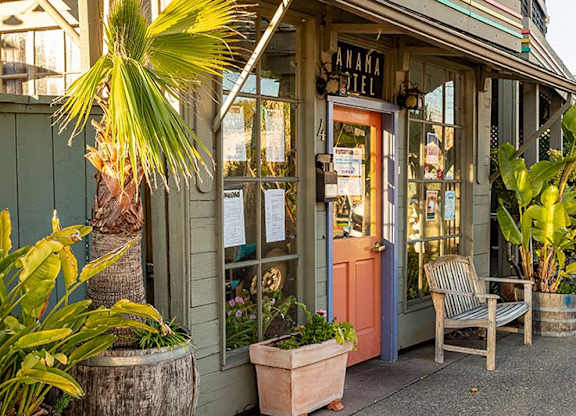Exterior Shop view at 215 Bayview Apartments, San Rafael, CA