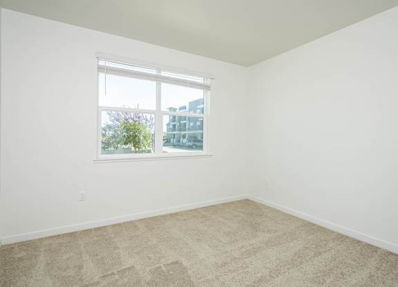 Carpeted Bedroom at 38° NORTH, Santa Rosa, CA