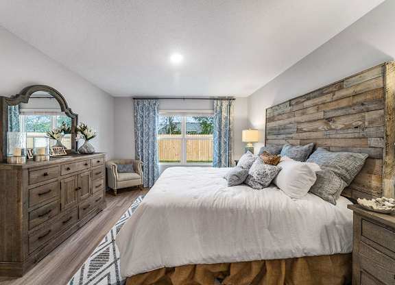 Beautiful Bright Bedroom at Rock Ridge, Pensacola, 32526
