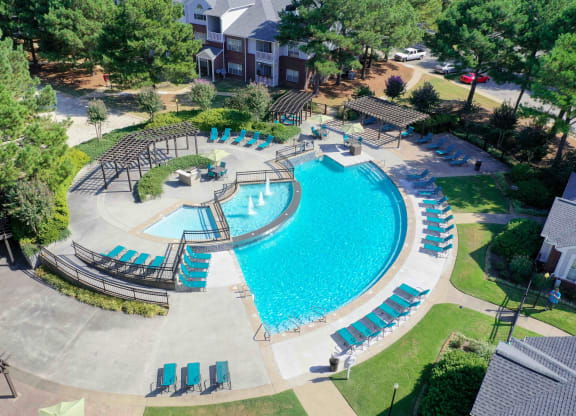 Enclave at Wolfchase Apartments in Cordova Tennessee photo of aerial view of pool