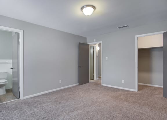 Estuary Apartments in Atlanta Georgia 30341 photo of a bedroom with plush carpeting