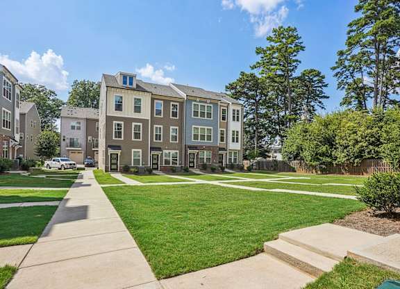 Townhomes For Rent In Charlotte, NC - Loso Walk - Apartment Community With A Walkway Leading To Homes