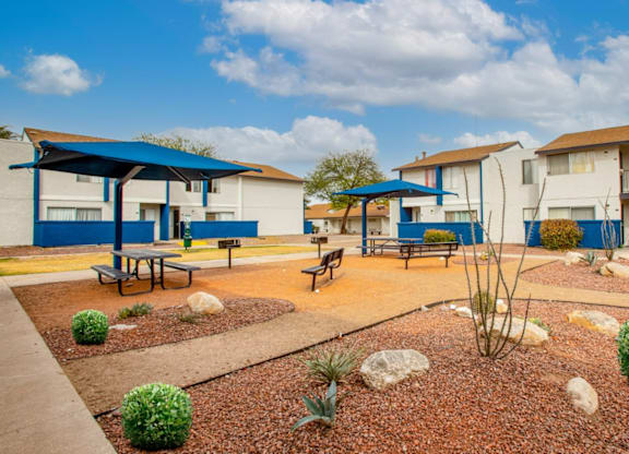 Shaded picnic area at Midtown on Seneca, a pet-friendly apartment community near East Central Tucson, Tucson, AZ.