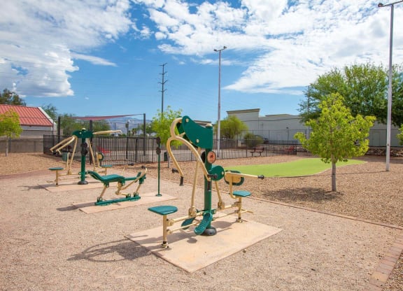 Apartments Near University of Arizona - Tuscon, AZ - Peaks at Redington - Outdoor Fitness Area with Workout Equipment.
