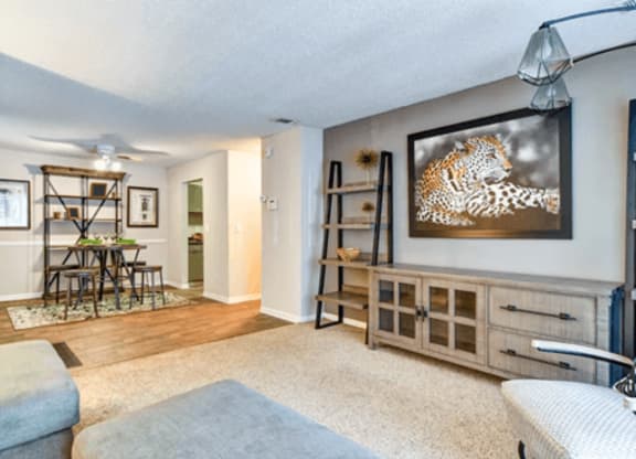 Wyndcliff Galleria Apartments Smyrna Ga spacious living room