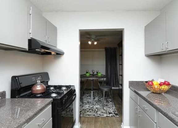 Wyndcliff Galleria Apartments Smyrna Ga spacious kitchen