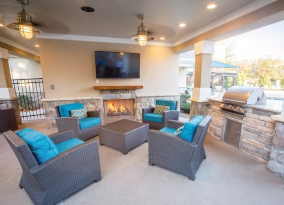 The Asher at Sugarloaf apartments in Lawrenceville Georgia photo of outdoor seating