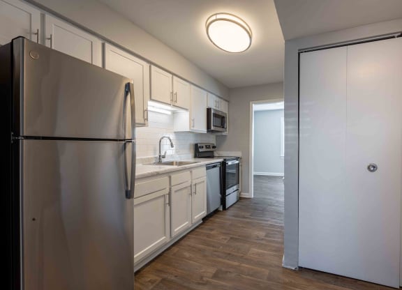 Reserve at Providence Apartments in Charlotte North Carolina photo of kitchen with stainless steel appliances