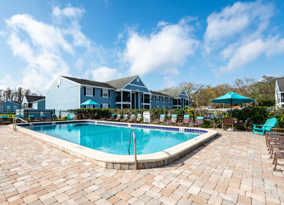 The Commons Apartments in Tampa florida photo of resort style pool