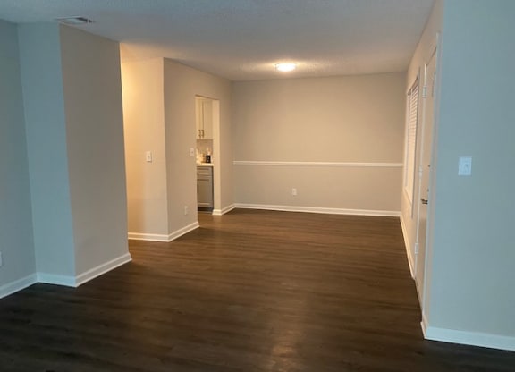 Wyndcliff Galleria Apartments Smyrna Ga spacious living room