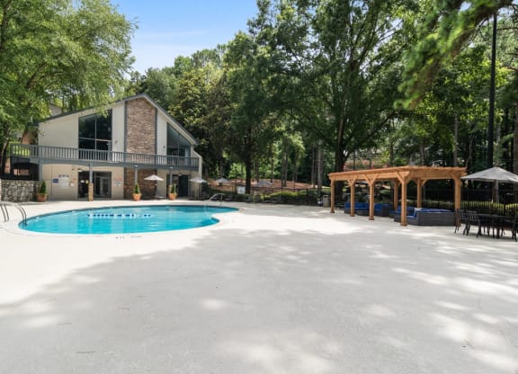 Wyndcliff Galleria Apartments Smyrna Ga Sparkling pool Leasing Center View