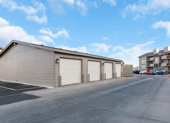 Apartments in Wichita Garage