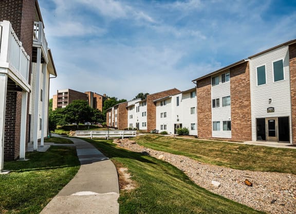 landscaping at apartment buildings
