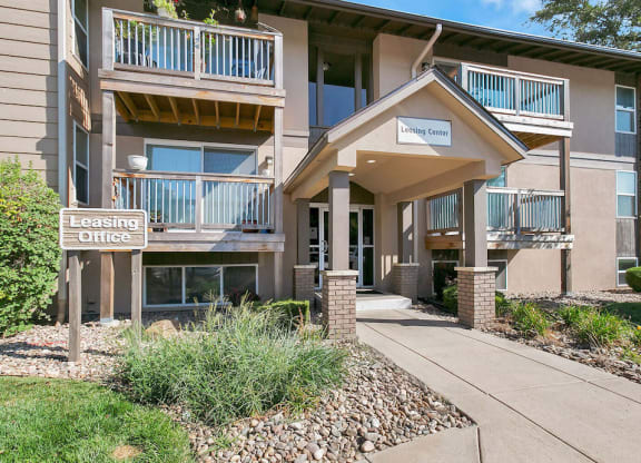 balconies at eastgate apartments