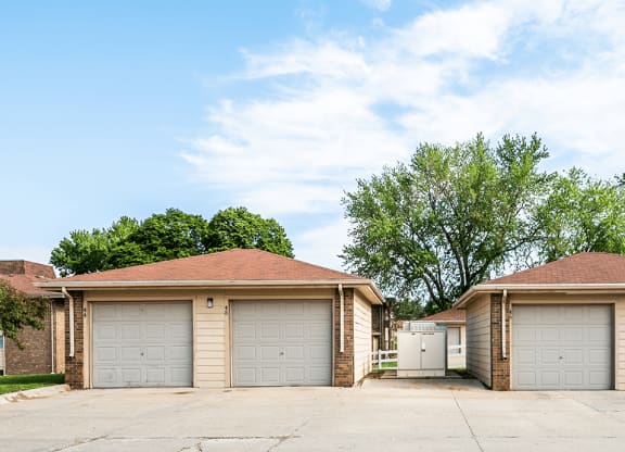 garages on apartment community