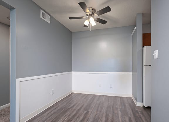 dining area at Indian Hills Apartments