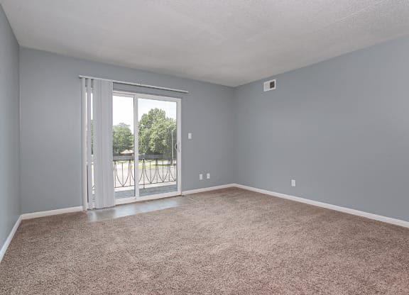 Wichita KS apartments with patio/balcony