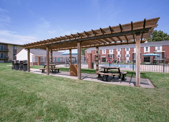 Grilling area at Indian Hills Apartments