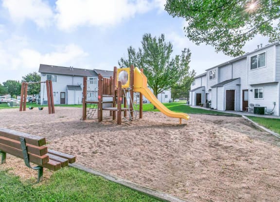 playground at northridge crossing apartments