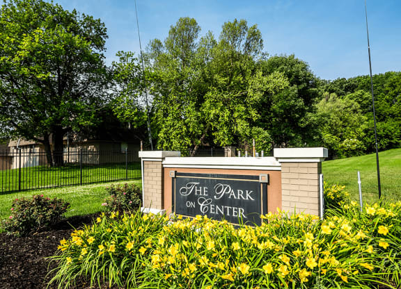 the park on center apartment for rent in minneapolis, mn