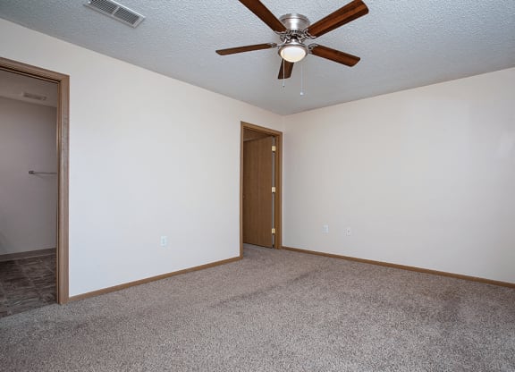 three bedroom apartments in Kansas