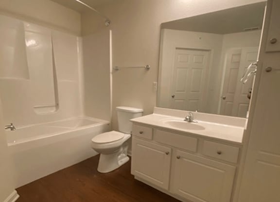 Large Bathroom with tub and vanity space at brickyard apartments
