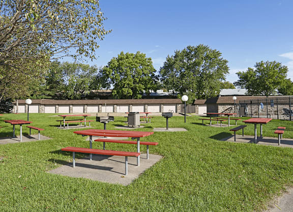 grill and picnic area with windsor Gates