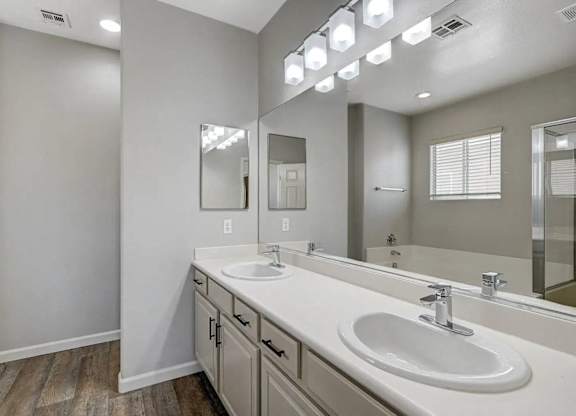 Luxurious Bathroom at Habitat @ DTLV, Las Vegas, NV