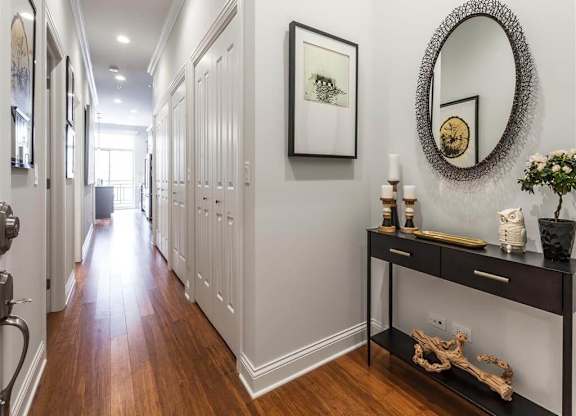 home decor at Wells Place Apartments, Chicago, IL