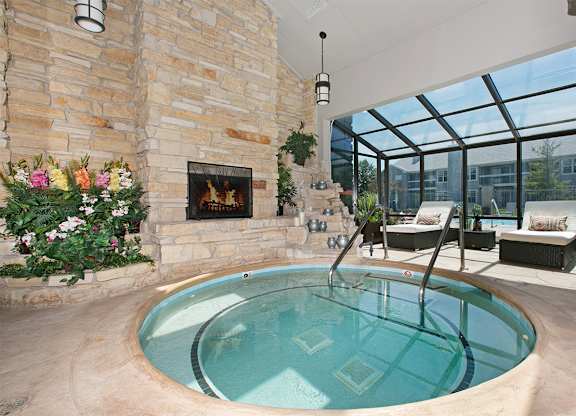 Indoor pool at Brookdale Lakes, Naperville