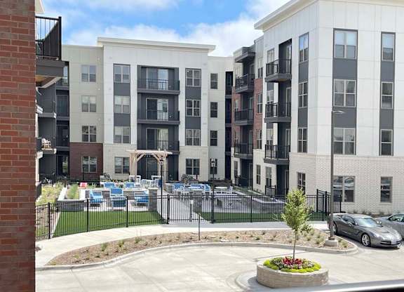 Yard at Elevate Apartments, Madison