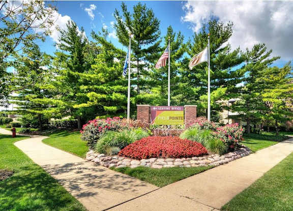 Monument at Fieldpointe of Schaumburg, Schaumburg