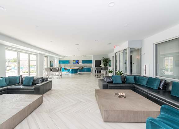 Resident Lounge to gather with friends at The Residences of Wilmette, Illinois, 60091