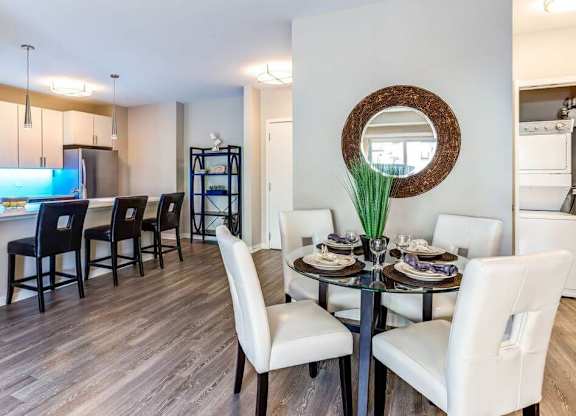 Living room with mirror at Apex 41, Lombard