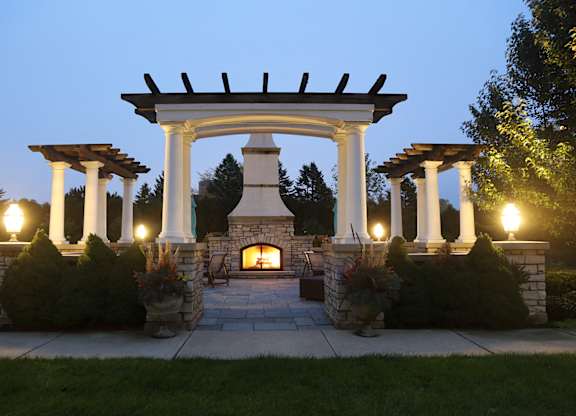 Outdoor Fireplace & Grills at Regency Place, Illinois